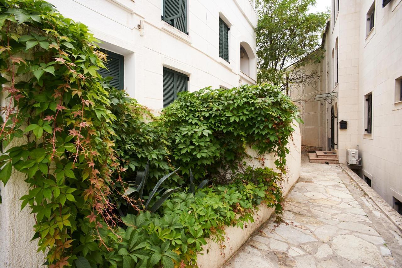 Apartments Secret Garden Sveti Stefan Eksteriør billede