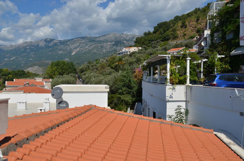 Apartments Secret Garden Sveti Stefan Værelse billede